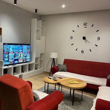 Ora-Prn,Cosy Apartment In The City Center Prishtinë Luaran gambar